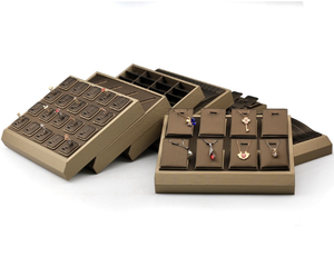 FORTE Khay Trưng Bày Trang Sức Logo Tùy Chỉnh Bằng Da Pu Khay Trưng Bày Vòng Cổ Tập Thể - Product Image 1