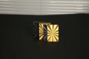 קלפי משחק מעוצבים בסגנון מטבע אירופאי, מצופים זהב PET, עמידים וזוהרים, למשחקי פוקר ובידור משפחתי. - Product Image 6