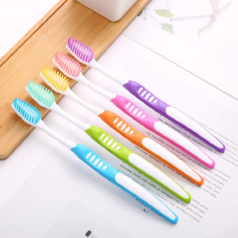 Brosse à dents en nylon pour adultes, 8 pièces, avec logo personnalisé utilisé, en plastique