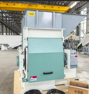 Déchiqueteuse à un seul arbre économique pour les poubelles de déchets médicaux, les fûts en plastique, le <span class=keywords><strong>papier</strong></span> et le carton - Product Image 4