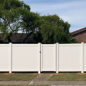 Venta Directa de Fábrica de Cercas Exteriores de PVC Totalmente Cerradas, Cercas de Privacidad de Vinilo para Jardín y Patio, Cerca de Privacidad para Exteriores - Product Image 1