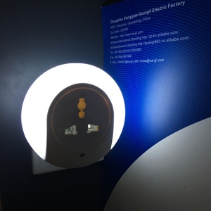 OEM A78C Sensor de Control LED Luz Nocturna con Sombra Redonda Atardecer al <span class=keywords><strong>Amanecer</strong></span> Característica 3-en-1 Enchufe de Salida para Dormitorio Baño - Product Image 1