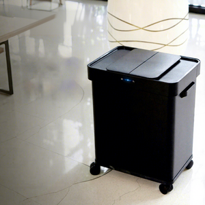 <span class=keywords><strong>Cubo</strong></span> <span class=keywords><strong>de</strong></span> <span class=keywords><strong>Basura</strong></span> Inteligente <span class=keywords><strong>de</strong></span> Acero Inoxidable <span class=keywords><strong>de</strong></span> 50L con Sensor, Doble Rueda Deslizante Automática, para Cocina u Oficina - Product Image 1