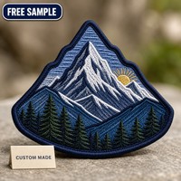 Patch brodé 3D en relief en forme de sommet de montagne, thermocollant pour chapeaux, personnalisable pour l'extérieur 	 Patch brodé montagne