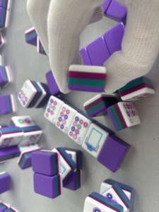 Offre Spéciale Jeu de 160 tuiles de mahjong américaines rouges gravées, en acrylique, à 4 couches, pliable et automatique; cadeau de soirée jeux en famille ou de vacances - Product Image 5