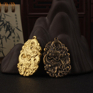 Pendentif Dragon en alliage de cuivre et laiton, bijou vintage pour homme, cadeau à thème - Product Image 1