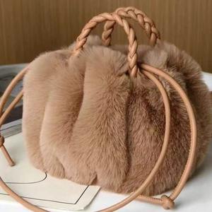Bolsos de Mano Elegantes de Piel de Conejo para Mujer, Otoño Invierno, Bolsos de Hombro Cruzados al por Mayor, Diseño de Calabaza, Temática de Nubes - Product Image 4