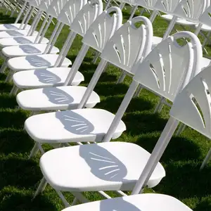 Lichtgewicht Goedkope Opvouwbare Feesttuin Buitenshuis Banket Plastic Witte Opvouwbare Ventilator Rugstoelen Voor Evenementen