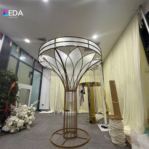 LEDA - Soporte de Pilar Decorativo para Eventos con Forma de Flor Gigante de Lujo para Decoración de Bodas - Product Image 4