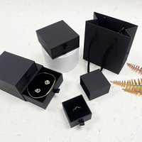 Boîtes à bijoux carrées de qualité supérieure pour colliers, bagues et bracelets, avec fermeture à cordon, emballage cadeau portable pour ensemble de boucles d'oreilles