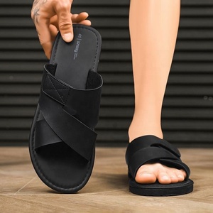 Claquettes en PU couleur unie à bout ouvert avec semelle EVA antidérapante, pour l'été, à porter en intérieur, claquettes tendance pour hommes - Product Image 3