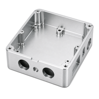 Service de fraisage CNC pour boîtiers en aluminium sur mesure avec cavités internes, supports de montage et ouvertures latérales, fabriqués selon le dessin du client
