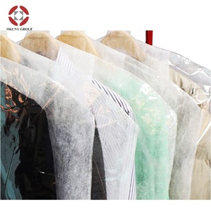 Sac de costume de vêtements suspendus anti-poussière de ménage bon marché Transparent anti-poussière Non tissé broderie Logo couverture de costume - Product Image 3