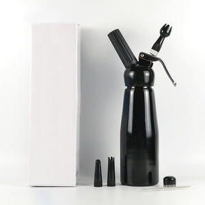 Prix de gros Outils classiques pour desserts Distributeur de crème fouettée en aluminium de 500 ml pour 580 g de crème - Product Image 3