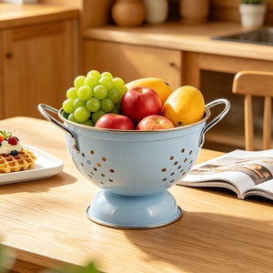 Passoire durable 3QT pour la cuisine, en métal noir avec poignées dorées - Product Image 5