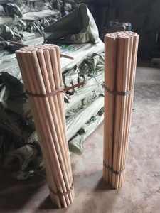 天然ほうきスティック木製ハンドルモップハンドルメーカー - Product Image 3