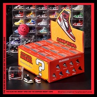 12 Paires de Mini Sneakers Murales Question Mark, Boîte Mystère, Assortiment de Couleurs Aléatoires