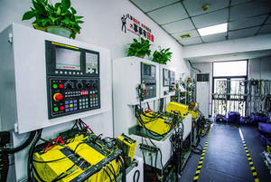 Banco de Pruebas de Sistema de Entrenamiento CNC FANUC de 4 Ejes 31i-B con Servomotores y Amplificadores para Uso Educativo a Precio Competitivo - Product Image 4