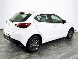 รถยนต์มือสอง Toyota Yaris Hatchback LE Leather Dark FWD 4 ประตู พวงมาลัยซ้าย ปี 2020 ล้อแม็ก R19 สำหรับขาย - Product Image 4