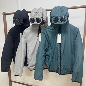 Veste matelassée à capuche zippée anti-boulochage 100 % duvet pour homme, style décontracté hip-hop de luxe CP - Product Image 6