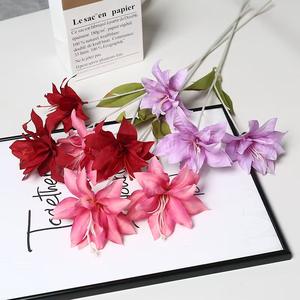 Flores Artificiales Blancas Nuevas al por Mayor de Fábrica, Lirios Arcoíris y Morados de 3 Cabezas para Pascua, Navidad y Graduaciones - Product Image 6