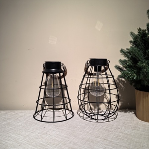 Lanterna Solare a Vento in Metallo Resistente per Uso Domestico, Lanterna Sospesa in Ferro con Portacandele Caldi, Lanterna da Giardino Impermeabile - Product Image 3