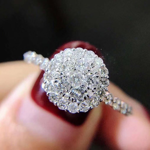 Anello di Fidanzamento con Zircone Rotondo in Cristallo per Donne, Elegante Gioiello da Dito per Proposte di Matrimonio - Product Image 2