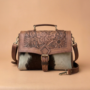 Bolso de Hombro de Cuero Genuino Duradero Hecho a Mano con Grabado Floral Estilo Western, Bandolera con Patrón de Vaca y Cierre de Botón Único - Product Image 1