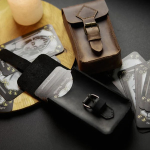Bolsa de almacenamiento de cartas de juego de entretenimiento de cuero PU al por mayor, estuche de cuero portátil simple para juegos de cartas de tarot al aire libre - Product Image 1