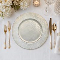 Assiettes de présentation en plastique texturé craquelé de 13 pouces, haut de gamme, personnalisables, modernes, luxueuses, réutilisables pour dîners, mariages, fêtes et événements