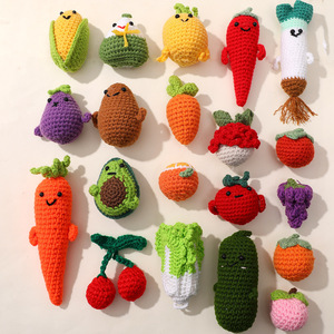 Porte-clés en coton peigné fait main au crochet Luckykoo, série fruits et légumes, accessoire de jouet - Product Image 1
