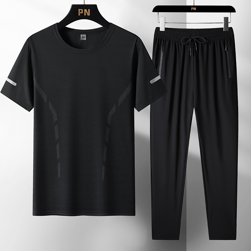 Noir [T-shirt] + Noir [costume deux pièces leggings]