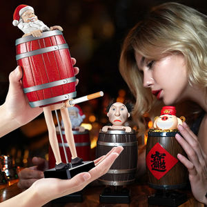 Étrange <span class=keywords><strong>oncle</strong></span> Santa étui à cigarettes distributeur automatique boîte à cigarettes parodie baril en bois boîte <span class=keywords><strong>de</strong></span> rangement <span class=keywords><strong>de</strong></span> cigarettes noë<span class=keywords><strong>l</strong></span> nouveauté cadeau - Product Image 3