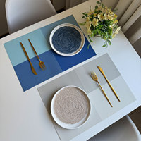 Ensemble de sets de table rectangulaires en PVC écologiques de haute qualité pour restaurant, hôtel, décoration de table tissée dorée de luxe