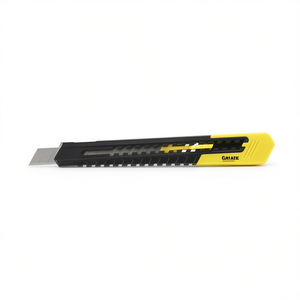 Cutter Sm9 Utility Knife With Retractable Blade For Precision Cutting Tasks - Product Image 2