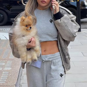 Ensemble de survêtement 3 pièces gris pour femme : sweat-shirt court, veste bomber et pantalon de survêtement large – Tenue décontractée streetwear et loungewear - Product Image 2