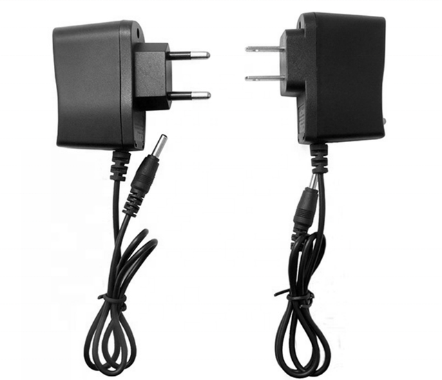 Smart Charger DC3.5/5.5mm Flashlight Power Charging DC 4.2V 500mA Charging Adapter 18650 Lithium Battery AC100-240V
