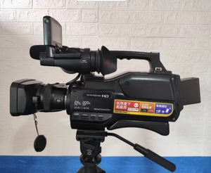 กล้องคุณภาพระดับมืออาชีพ Sony HXR MC-2500 สีดำ กล้องดิจิตอลมือสอง สำหรับงานแต่งงานและงานปาร์ตี้ - Product Image 4