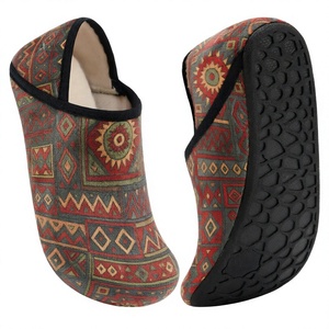 Pantuflas Personalizadas con Logotipo, Pantuflas de Casa con Forro de Felpa Suave, Zapatos Tipo Mule para Interiores - Product Image 4