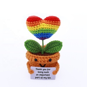 Best-seller de la Saint-Valentin : Ornement de plante en pot fait main au crochet, décor Amigurumi sur le thème du cœur, qui procure de la joie - Product Image 5