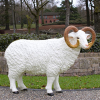 Statue de mouton moderne - Sculpture d'art en fibre de verre artisanale avec détails réalistes pour l'aménagement paysager et les cadeaux d'affaires