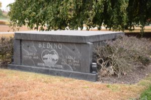 Unidades de Columbario y Mausoleo de Granito, Lápidas Exteriores de Estilo Americano Tradicional - Product Image 3