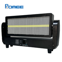Lumière stroboscopique à tête mobile dynamique RVB + LED blanche DMX512 avec effet de poursuite pour l'éclairage de scène de spectacle d'événement de concert de DJ