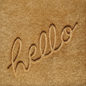 Estera de entrada de fibra de coco de PVC duradera Acabado natural en relieve Hello Pattern Pet Friendly Eco-Friendly para uso en exteriores - Product Image 1