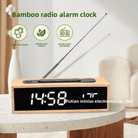 Horloge LED moderne pour la maison Réveil créatif en bambou Affichage lumineux radiant Quartz silencieux Horloge de table numérique en bois massif électronique