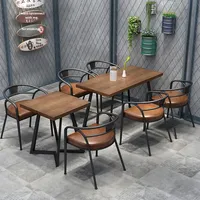 Ensemble de chaises de table à manger industrielle moderne et vintage carré et décontracté avec plateau en bois massif et design américain sur le thème du café en métal