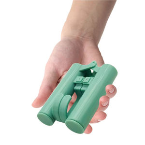 Perchero Plegable de Plástico, Colgador Telescópico Portátil con Diseño de Doble Barra, Compacto para Viajes - Product Image 2