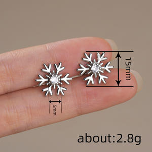 Orecchini a Perno E4324 a Forma di Fiocco di Neve, Placcati in Oro Bianco, in Lega con Zirconi Taglio Brillante Rotondo, Gioielli Classici da Donna - Product Image 5