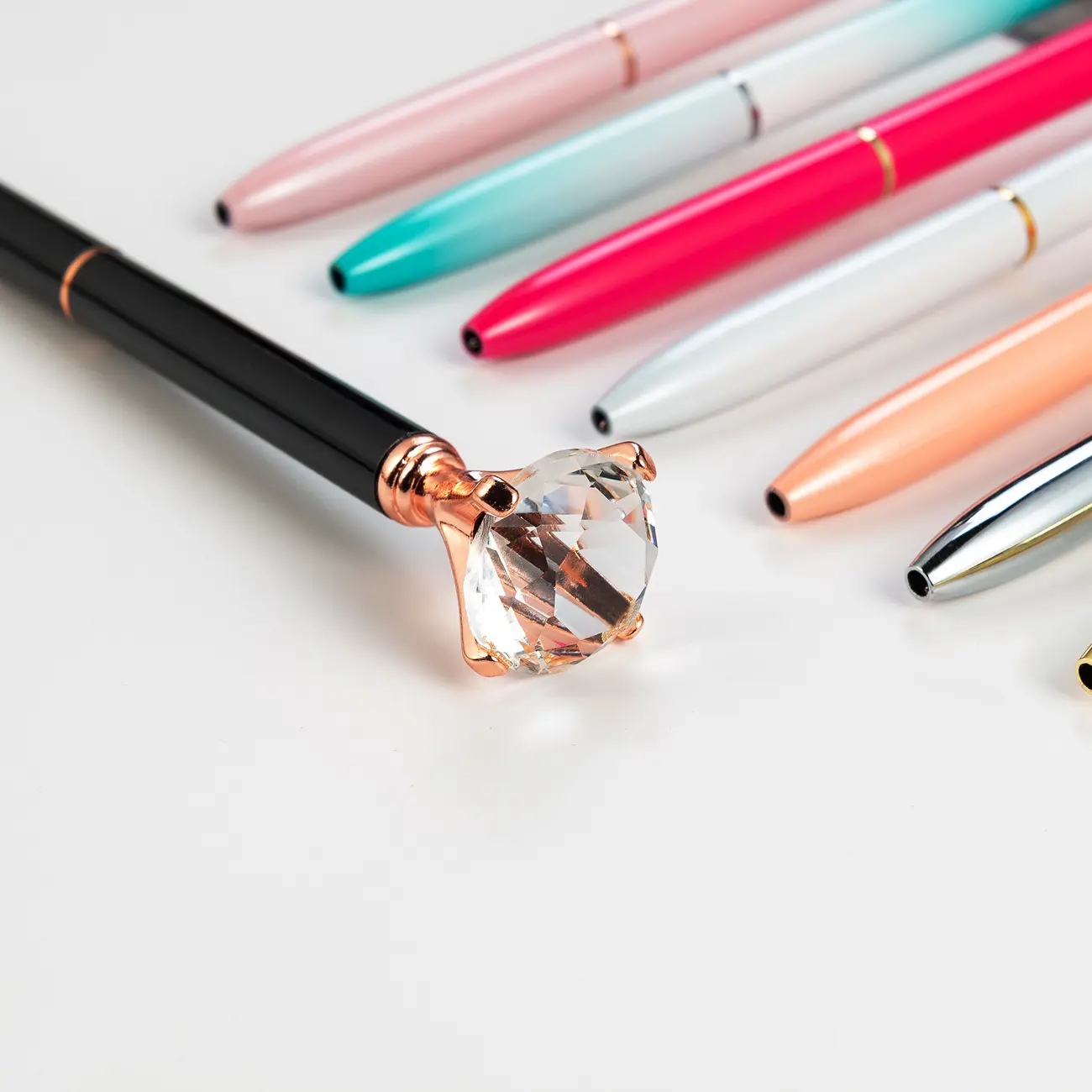Hot Verkoop Voorraad Promotionele Pen Gepersonaliseerde Balpen Diamant Kristal Metalen Balpen Voor Gift
