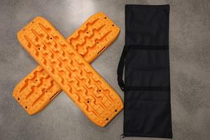 Plaques de Traction Robustes Escaper Buddy pour Extraction et Récupération de Véhicules Tout-Terrain (Boue, Sable et Neige), Pliables, Incassables - Product Image 4